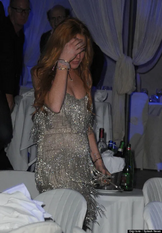 Lindsay Lohan Flashes Cleavage In Sizzling Bikini Selfie After That Embarrassing Gala Dinner 6408