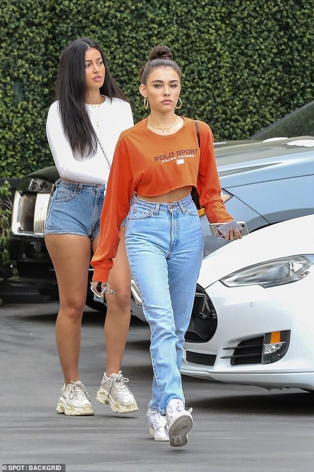 Madison Beer Teases A Peek At Her Taut Tummy In Cut Off Top As She Enjoys Day Out With Leggy 